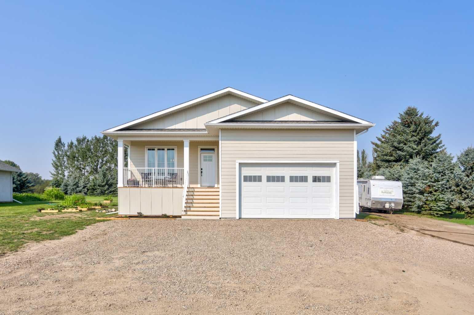 Property Photo: 82056 Range Road 191 AB T1M 1M7