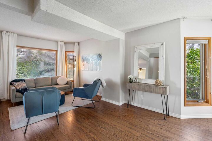 Property Photo: 728 Shawnee Drive SW AB T2Y 1V5