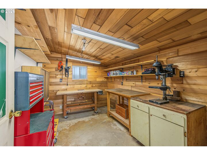 Property Photo: 1199 N Terry St 194 OR 97402