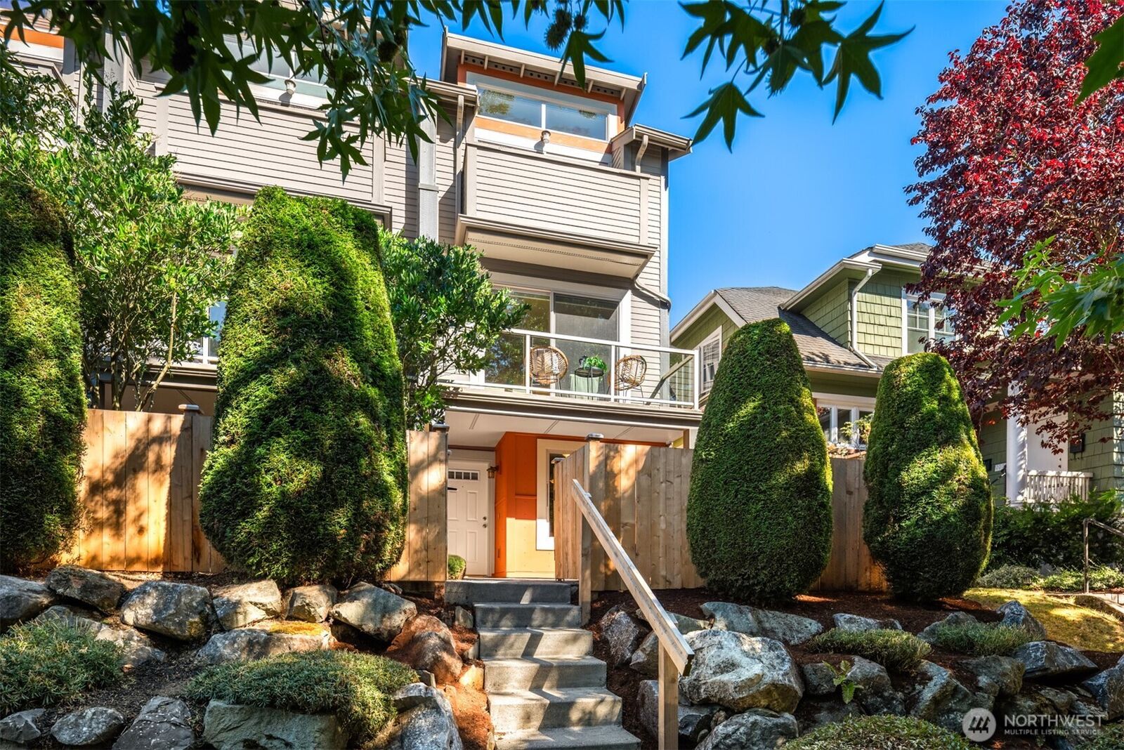Property Photo:  2340  44th Avenue SW C  WA 98116 