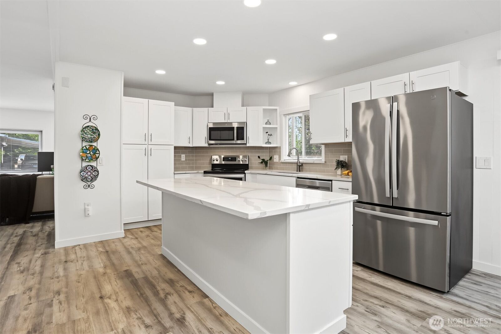 Property Photo:  1121  244th Street SW 6  WA 98021 