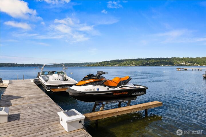 Property Photo:  17834 SE 40th Place  WA 98008 