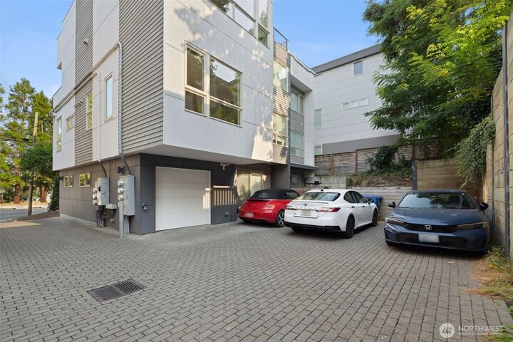 Property Photo:  3817  Gilman Avenue W  WA 98199 