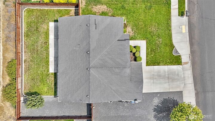 Property Photo:  312 E Linden Avenue  WA 98837 