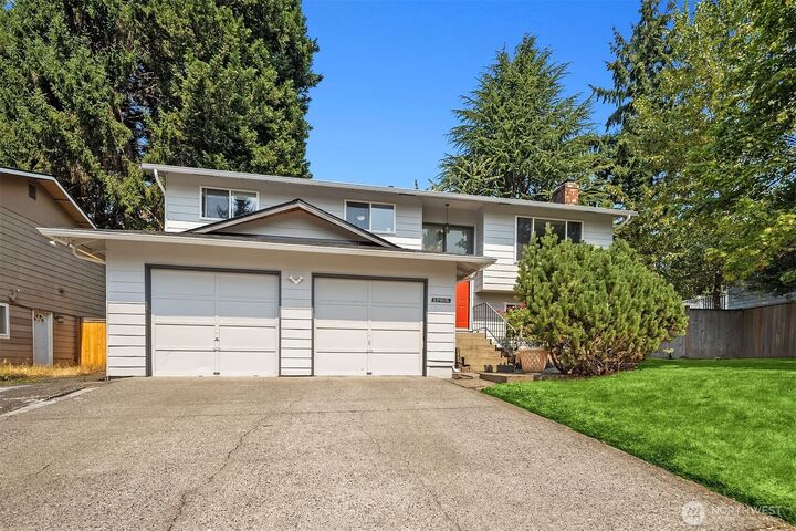 Property Photo: 12916 NE 136th Place WA 98034
