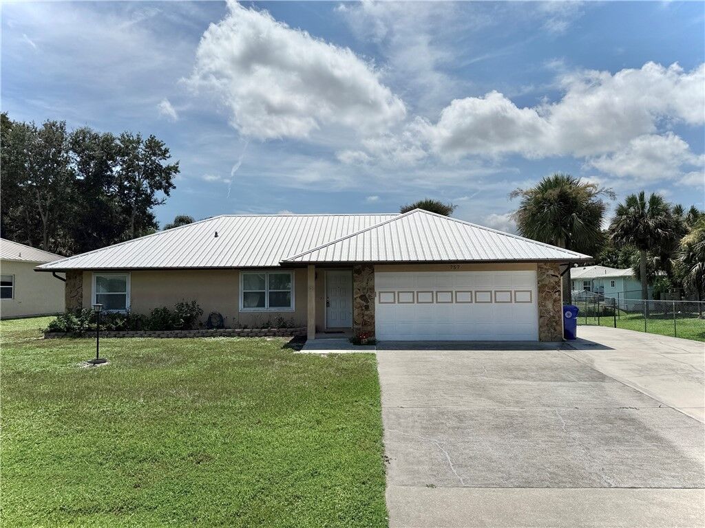 Property Photo:  757 Beard Avenue  FL 32958 