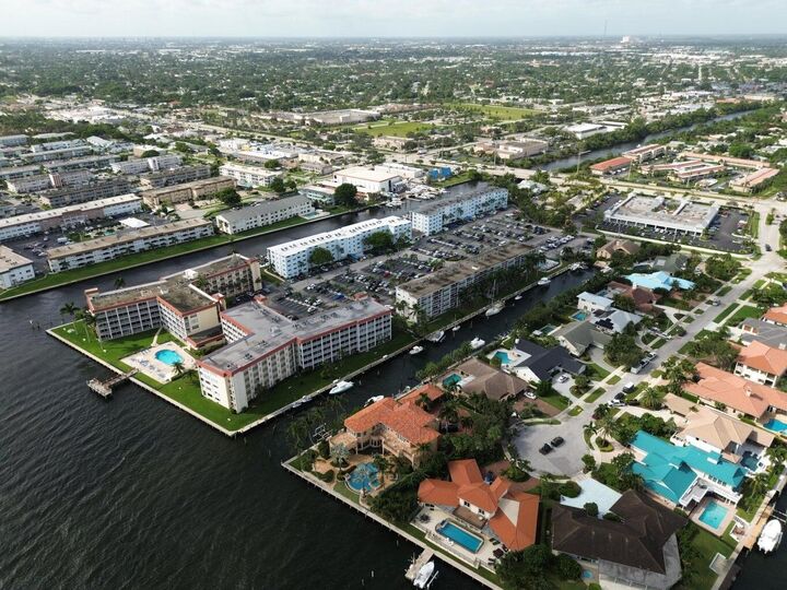 Property Photo: 109 Paradise Harbour Boulevard 414 FL 33408