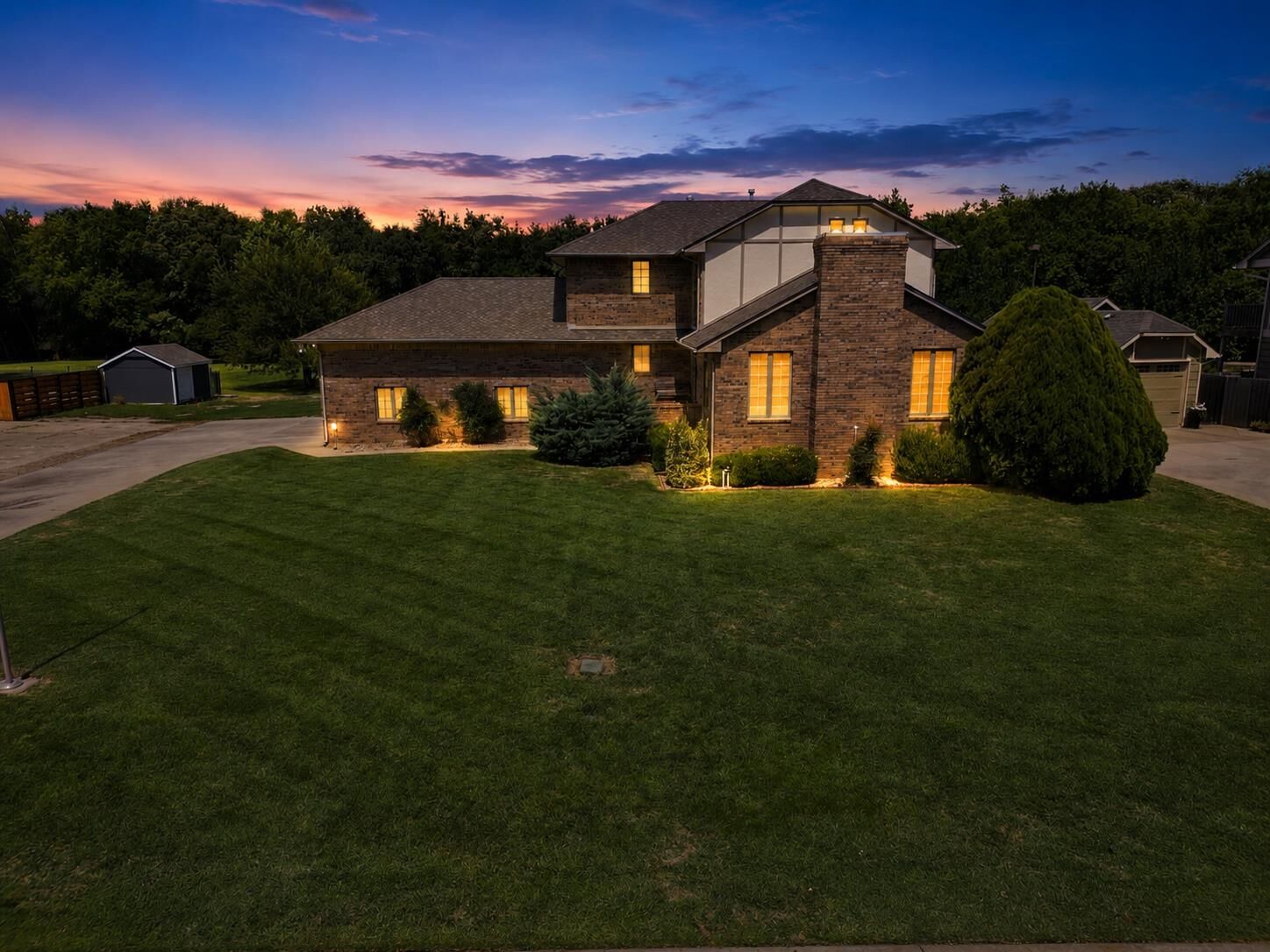 Property Photo:  1418 E Kay St  KS 67037 