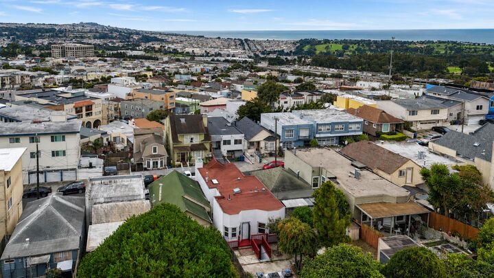 Property Photo:  26 Vendome Avenue  CA 94014 
