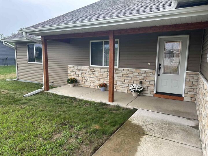 Property Photo:  100 Prairie St Street  WI 50503 