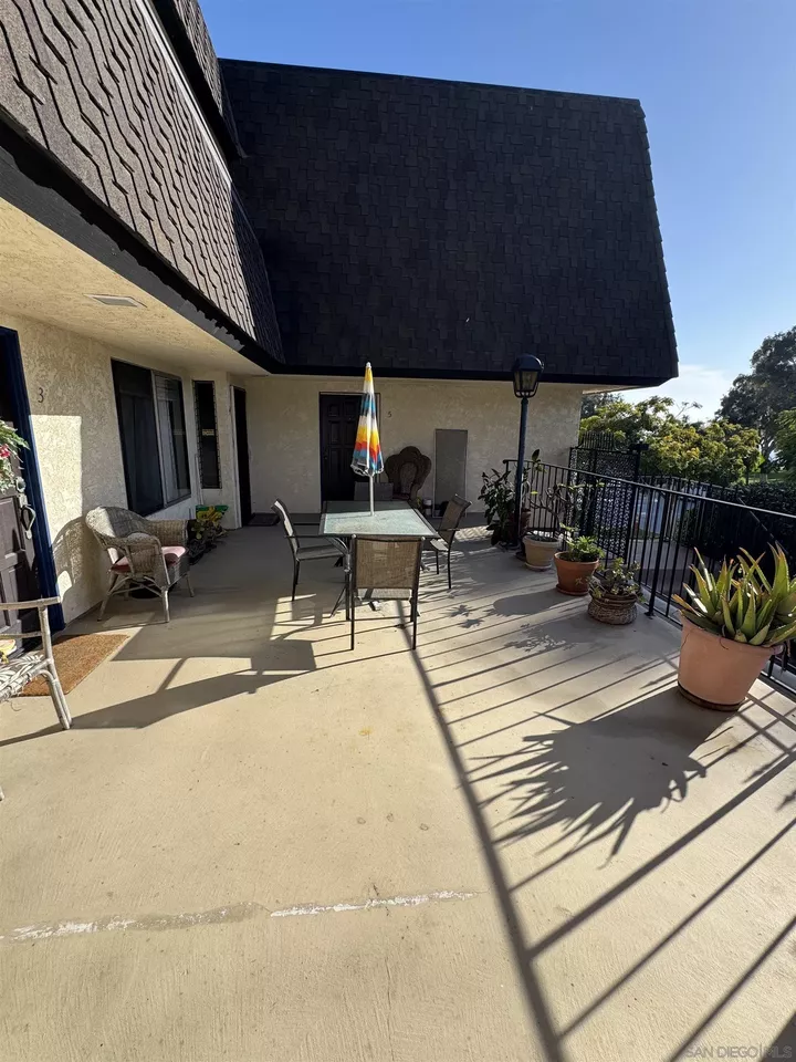 Property Photo:  4051 Fanuel 2  CA 92109 