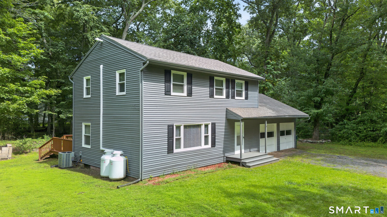 Property Photo:  11 Glover Avenue  CT 06371 