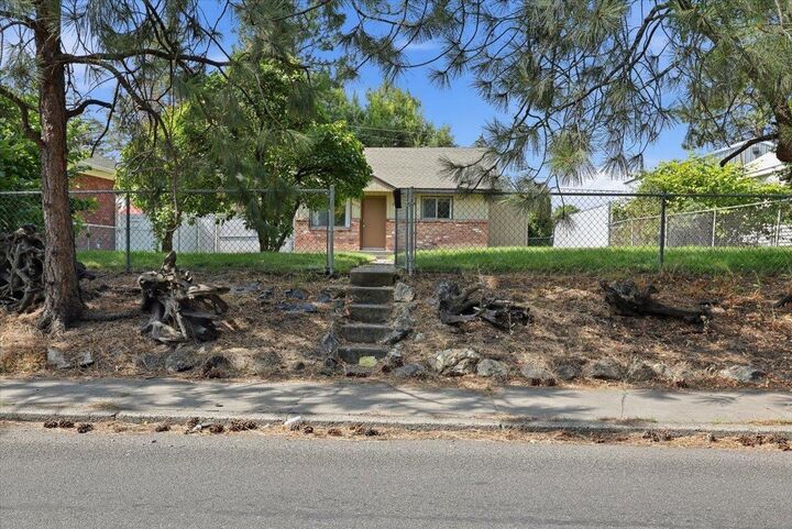 Property Photo:  4917 N Maple St  WA 99205 