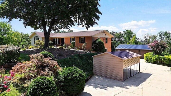 Property Photo:  219 Fairview Drive  SC 29609 