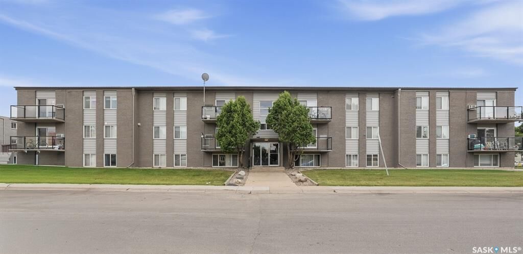 Property Photo: 2 Summers Place 26 SK S7H 3W4