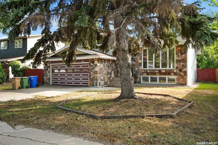 Property Photo:  138 Mayfield Road  SK S4V 0B6 