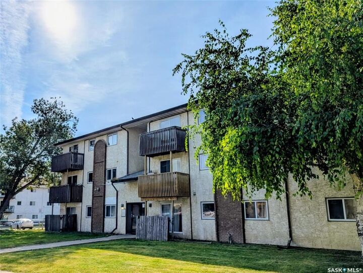 Property Photo: 2309 17th Street W 25 SK S7M 4R1