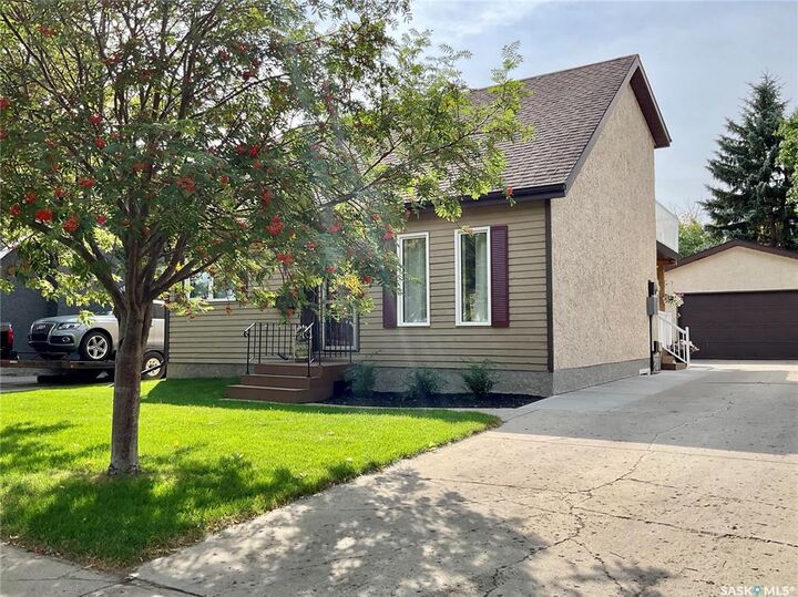 1015 Graham Road — photo 1