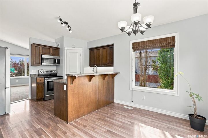 Property Photo:  318 Lucyk Crescent  SK S7W 0E8 