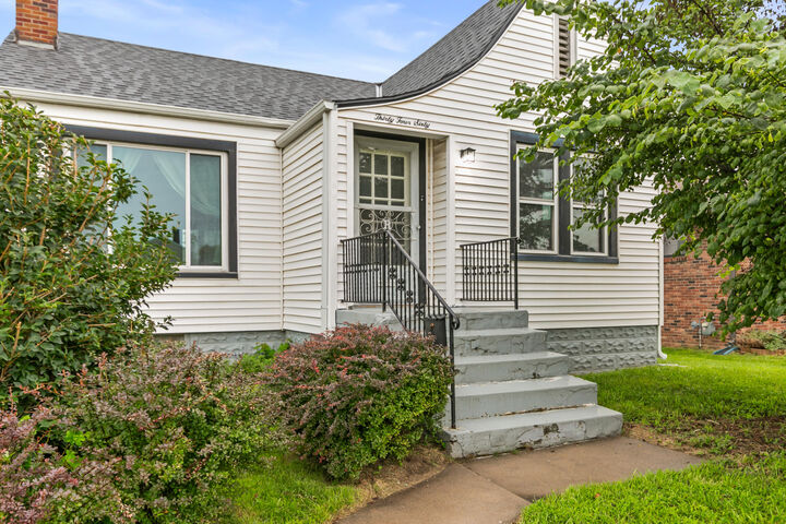 Property Photo:  3460 8th  Avenue  IA 51501 