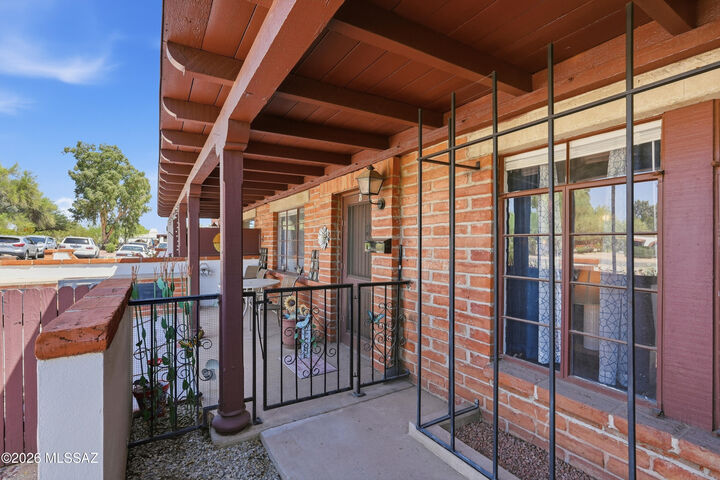 Property Photo: 385 S La Canada Drive AZ 85614