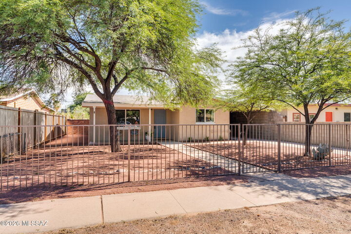 Property Photo:  2828 E 20th Street  AZ 85716 