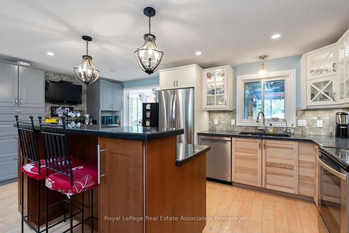 Property Photo: 11 Tamarack Court ON L0G 1W0