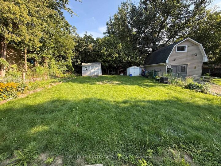 Property Photo: 229 Pine Beach Drive ON L4P 2V7