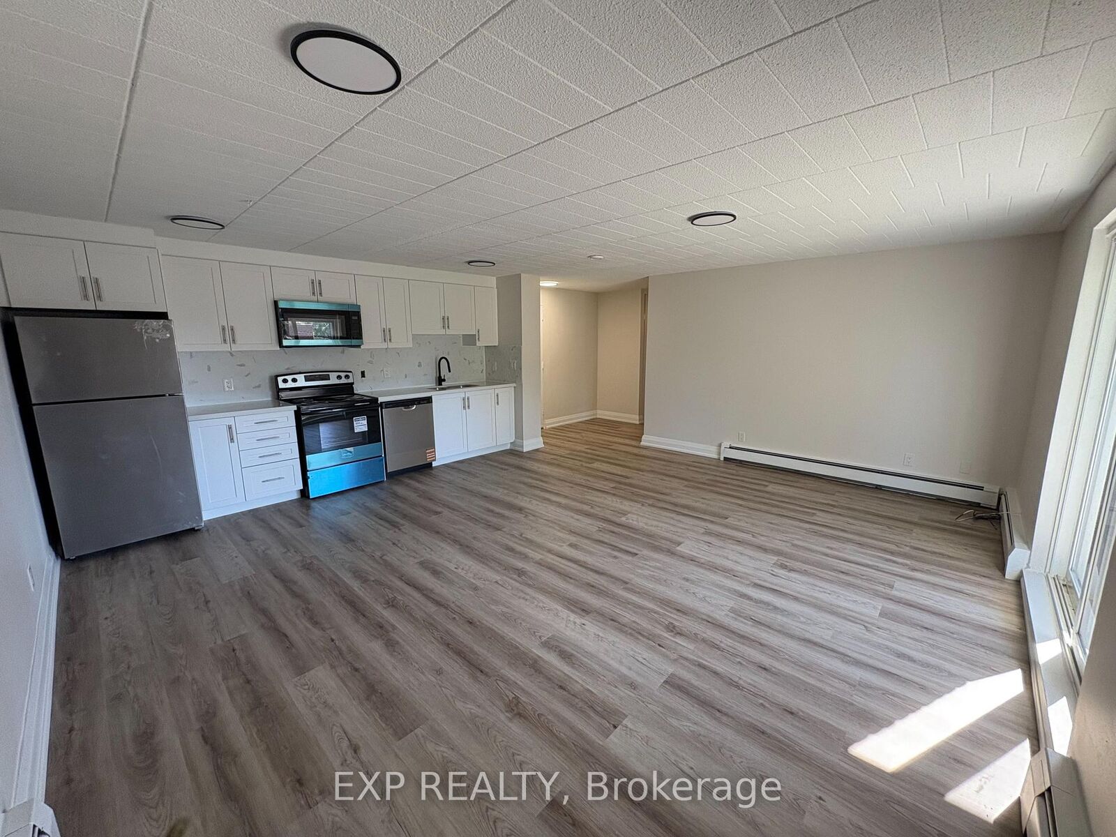 Property Photo:  4422 Huron Street 406  ON L2E 7C8 
