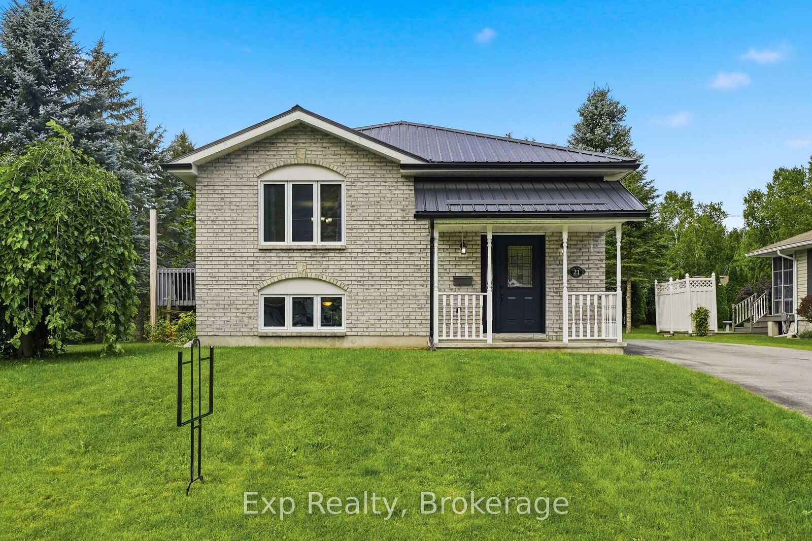 Property Photo:  21 South Maloney Street  ON K0K 2M0 