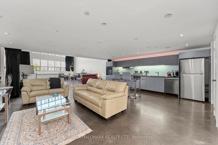 1173 Dundas Street E 226 — photo 1