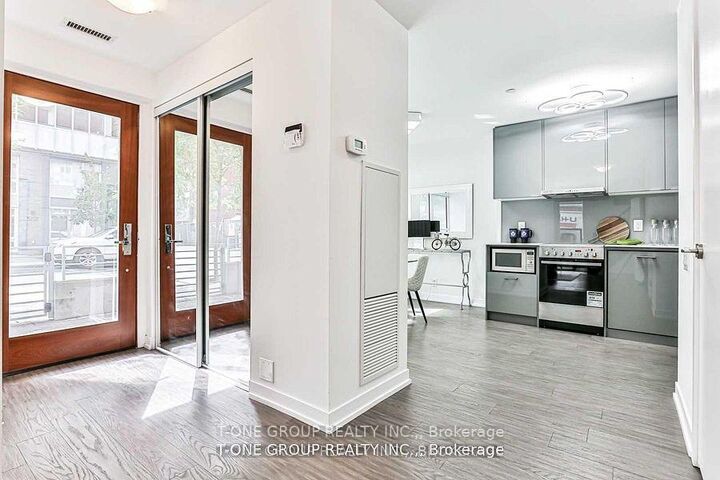 Property Photo: 92 McGill Street ON M5B 0B5