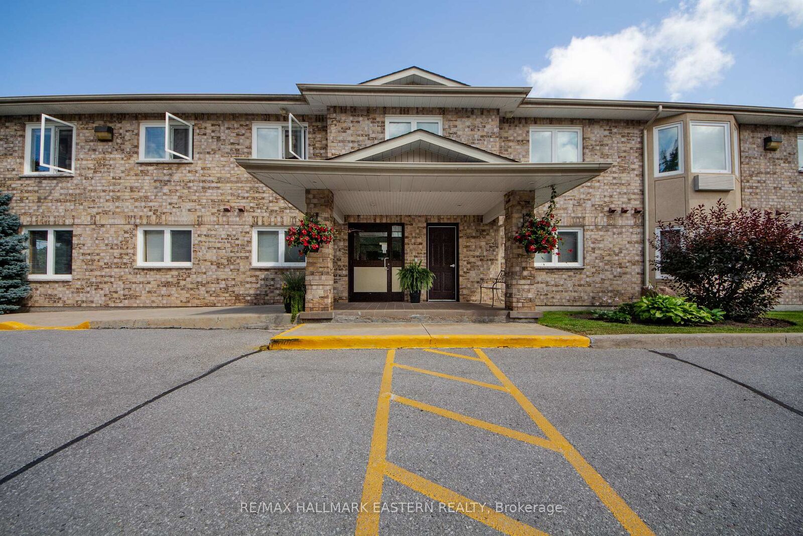 Property Photo:  878 Armour Road 202  ON K9H 2A6 