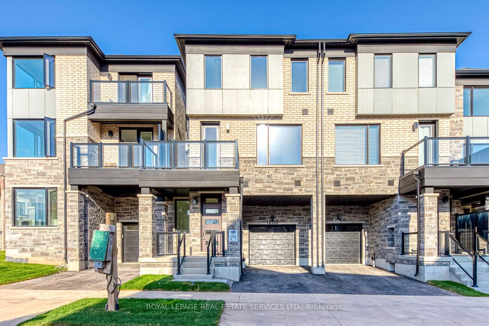 Property Photo: 1205 Poppy Gardens ON L6M 7Y3