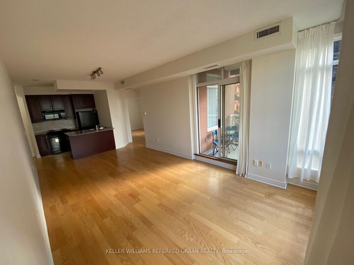 Property Photo: 100 Hayden Street 1801 ON M4Y 3C7
