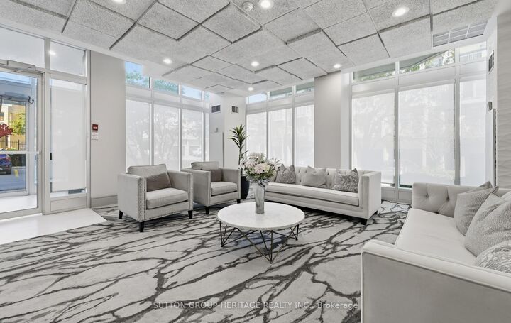 Property Photo:  25 Cumberland Lane 514  ON L1S 7K1 