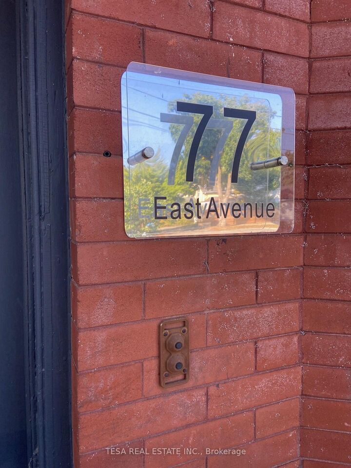 Property Photo: 77 East Avenue 2 ON N3S 3L6