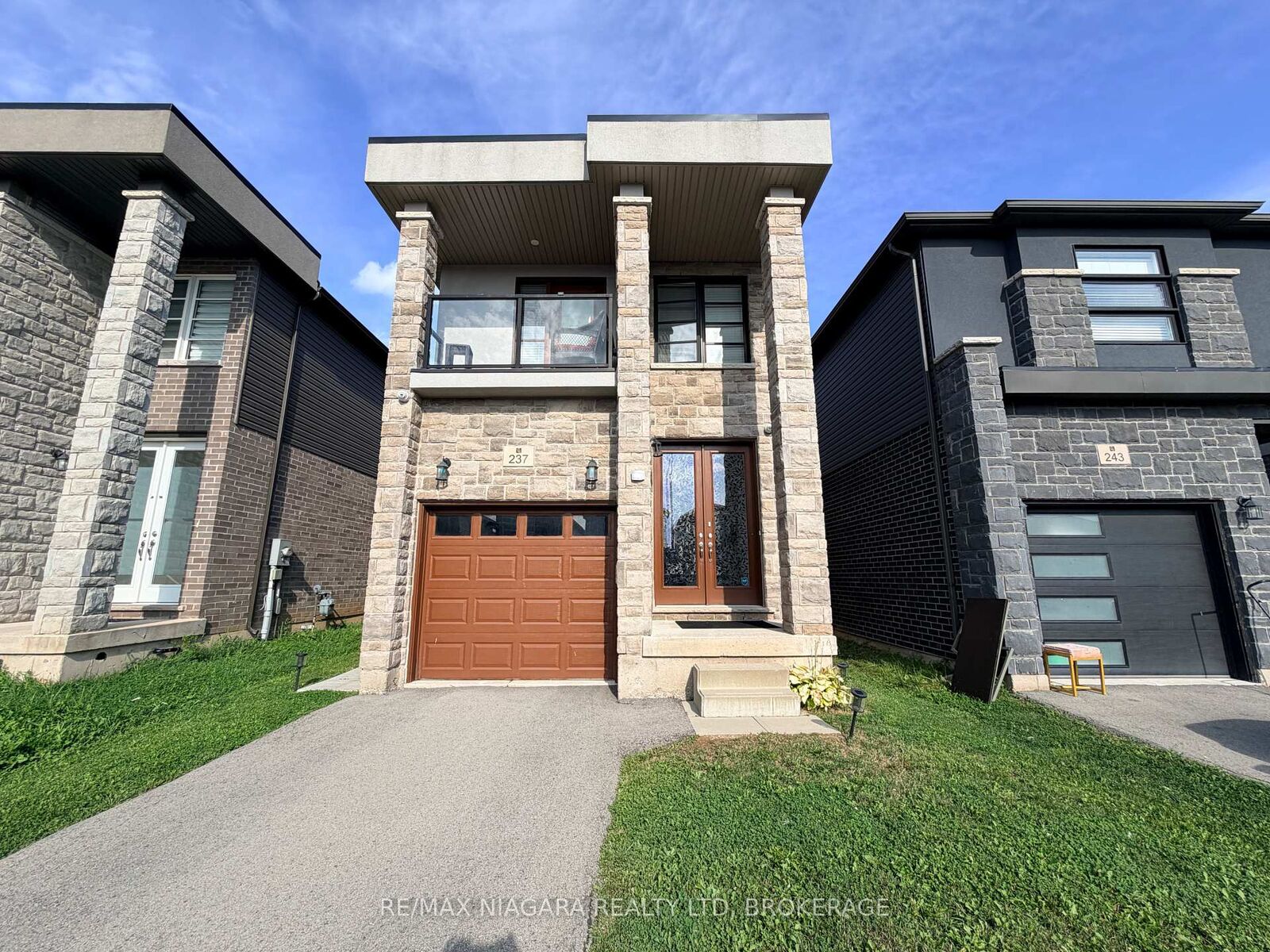 Property Photo: 237 Louise Street Main ON L3B 0H8