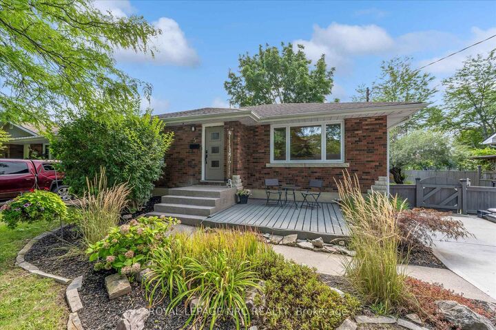 Property Photo:  5 Goldsmith Avenue  ON L2M 2V7 