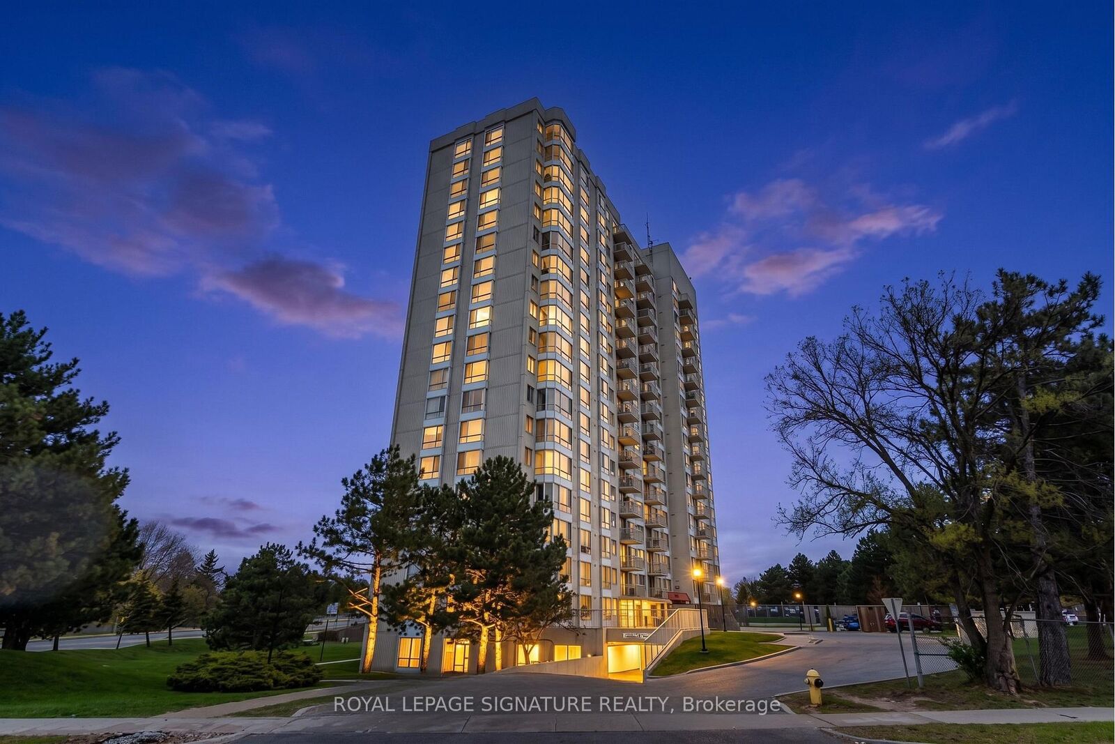 Property Photo: 3390 Weston Road 2304 ON M9M 2X3