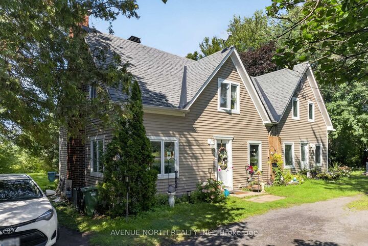 Property Photo: 2941 Old Montreal Road ON K4C 1G2
