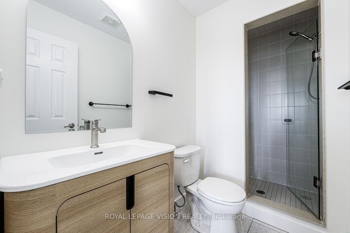 Property Photo: 2614 Dashwood Drive 40 ON L6M 0K5