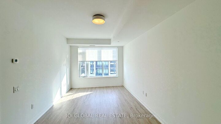 Property Photo:  2485 Eglinton Avenue W 1007  ON L5M 2V8 