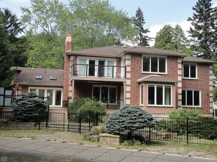 Property Photo: 48 Meadowcliffe Drive ON M1M 2X9