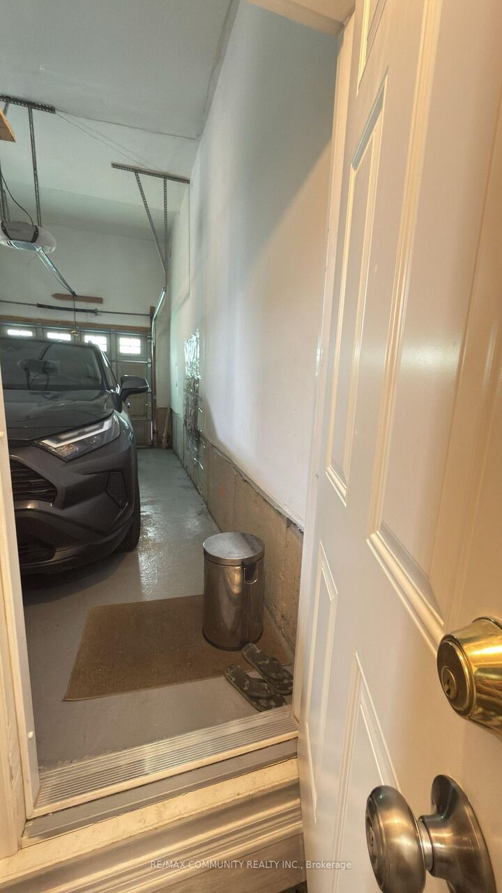 Property Photo:  3336 Stoney Crescent  ON L5M 0N6 