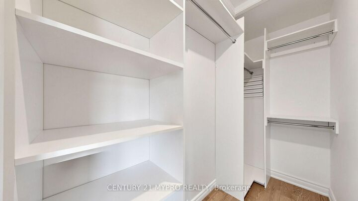 Property Photo: 74 Victoria Wood Avenue ON L6E 1K2