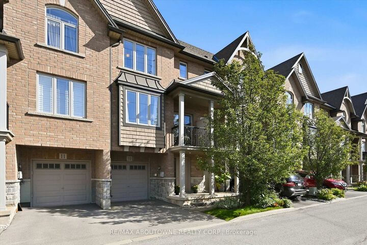 Photo de la propriété:  2985 Jackson Drive 10  ON L7M 0W2 