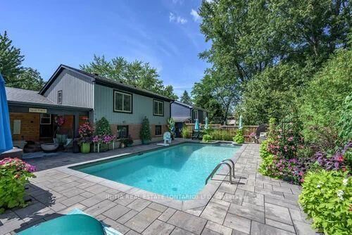 Property Photo:  18 Hammond Crescent  ON N5X 1A4 