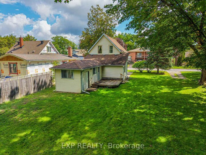 Property Photo: 40 Marcus Street ON L4N 3L8