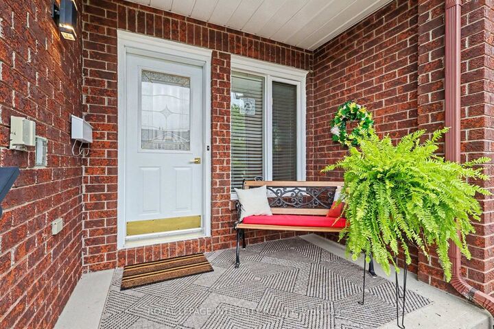 Property Photo: 16 Streamwood Lane ON K1T 3R1
